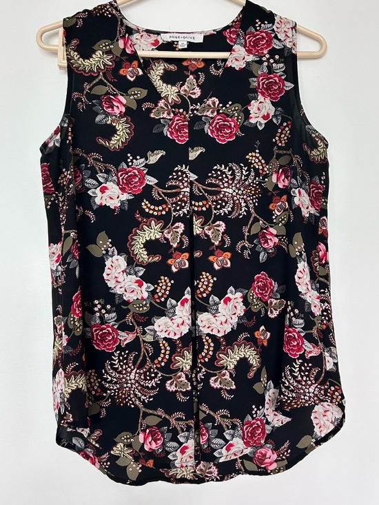 Rose & Olive Tops - 2 for 10☀️ floral pattern sleeveless blouse